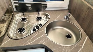 Autocaravana Benimar Tessoro 495 UP cama isla 5p