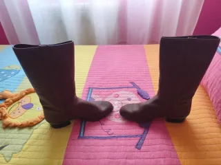 Dos pares de Botas de Curro niño. Numero 31 y
