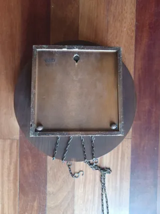 Reloj de pared holandés con pesas y péndulo