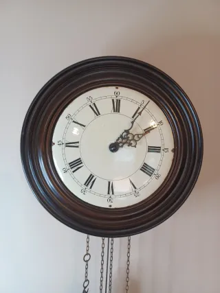 Reloj de pared holandés con pesas y péndulo