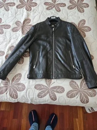 Cazadora de piel marrón