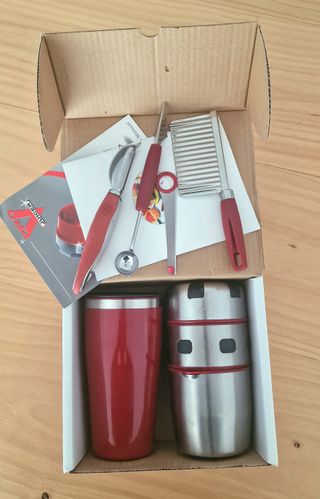 COCTELERA EXPRIMIDOR CON ACCESORIOS