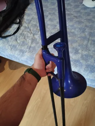 Trombón Pbone de plástico azul