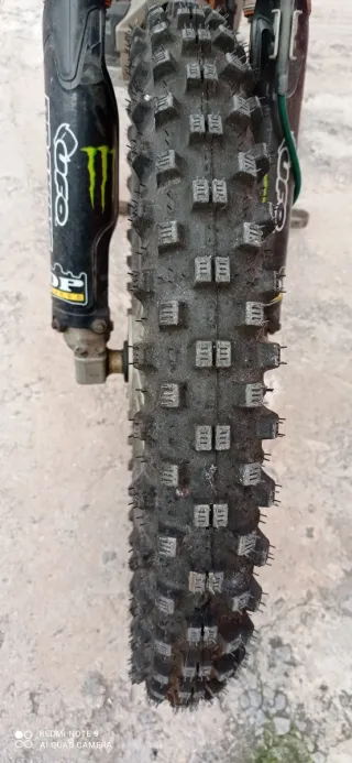 Moto de competición Kawasaki kxf 450cc