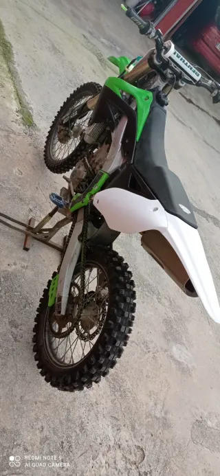 Moto de competición Kawasaki kxf 450cc