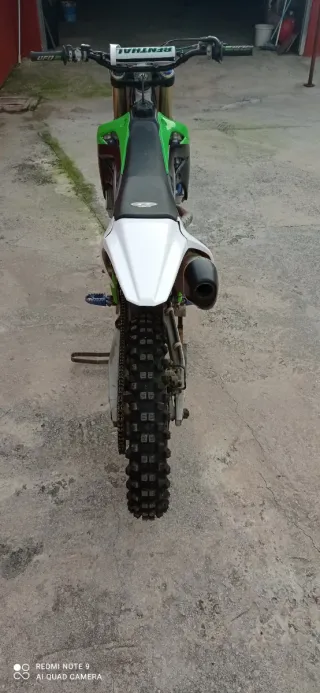 Moto de competición Kawasaki kxf 450cc