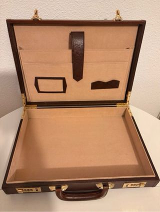 Maletín de piel marrón