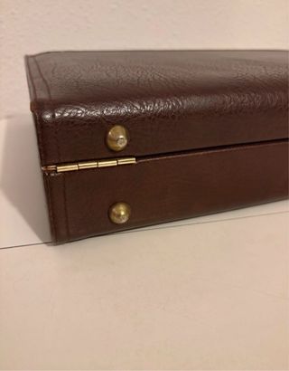 Maletín de piel marrón