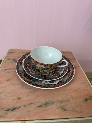 Tazza e piattini stile Geisha
