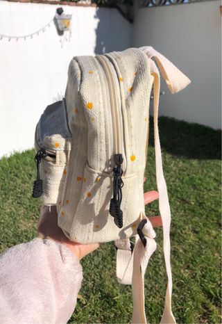 Mochila pequeña floral beige y amarilla