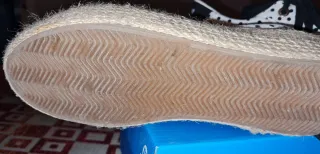 Zapatillas esparto lunares blancas y negras