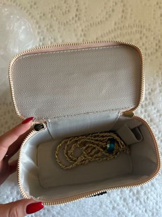 Bolso Guess beige y dorado sin estrenar