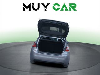 Peugeot 308 PureTech 130 S&S Style EAT8 96 kW (130 CV)