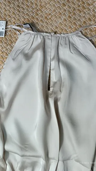 Vestido Mango satinado beige