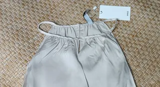 Vestido Mango satinado beige