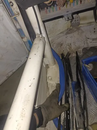 Carrocería Peugeot 205 rallye con barras antivuelc