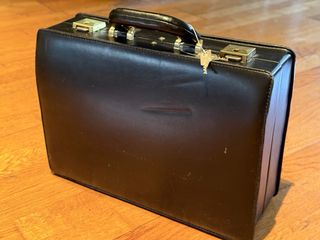 Maletín piel negro antiguo