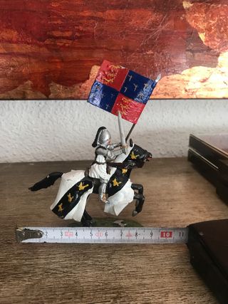 Figura caballero sir Walter Woodland de Alymer