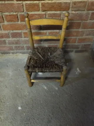 Silla rustica niños de madera para restaurar