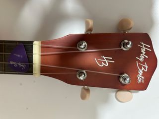 Ukelele Soprano Harley Benton + funda + afinador