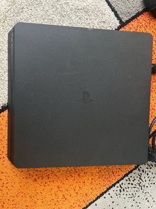 PS4 Slim 1TB Nera + 2 Controller