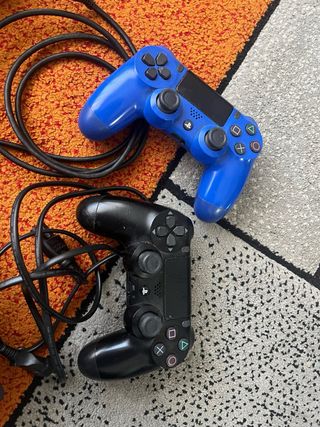 PS4 Slim 1TB Nera + 2 Controller