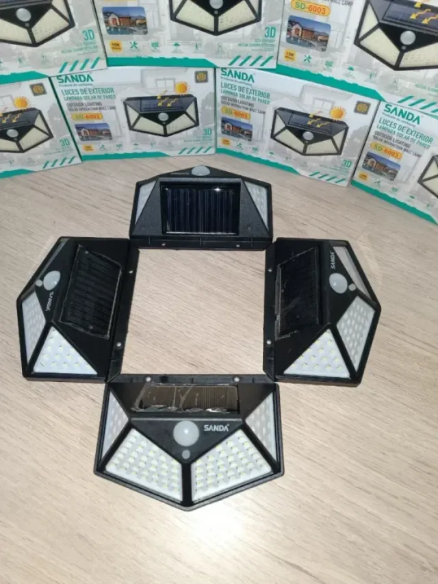 LÂMPADA SOLAR COM LEDS E LUZ BRANCA NOVA