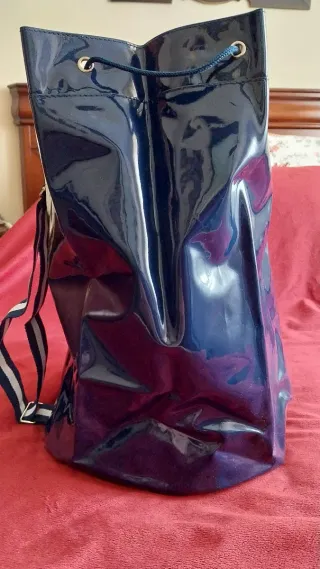 Bolso azul brillante