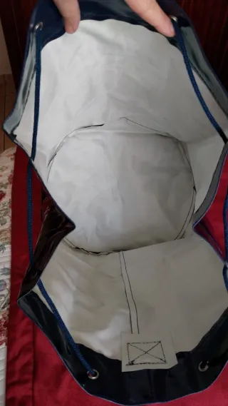 Bolso azul brillante