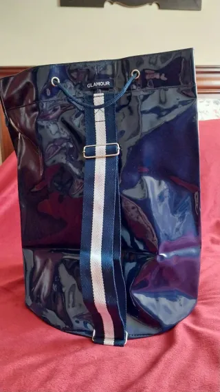 Bolso azul brillante