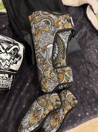 Bolsa Buddha Fight Wear Muay Thai Negra y Dorada