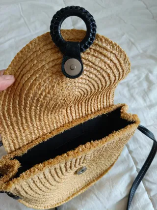 Bolso pequeño de paja