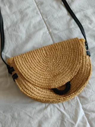 Bolso pequeño de paja