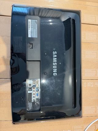 Samsung P2770HD 27 Monitor HDTV 67 unidades