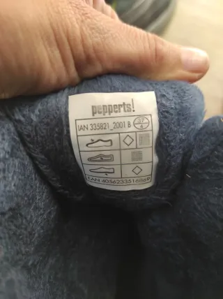 Dos pares de botas de nieve núm 37