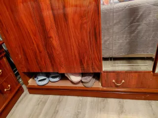 Alcoba de matrimonio, armario de regalo