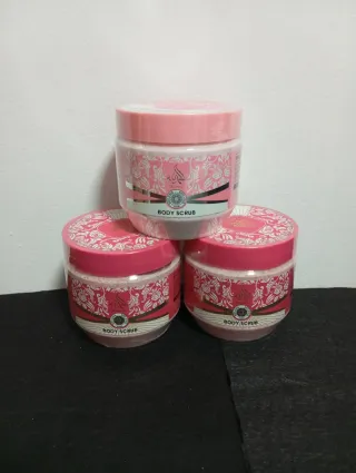 3 tarros exfoliante corporal rosa