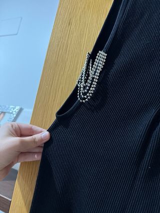 Mono negro con brillos