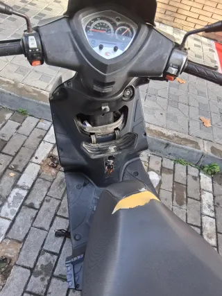 Moto agility kymco 2012 en buen estado Etiqueta am