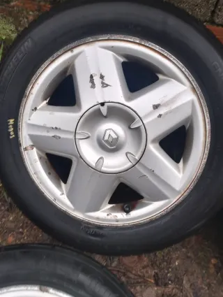 Llantas Renault 15