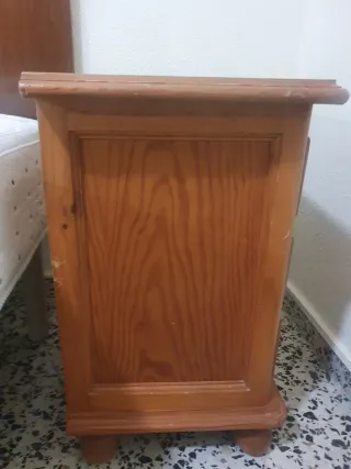 Pareja Mesitas de Noche Madera