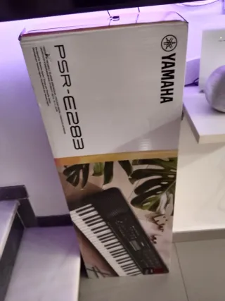 Piano Yamaha PSR E283