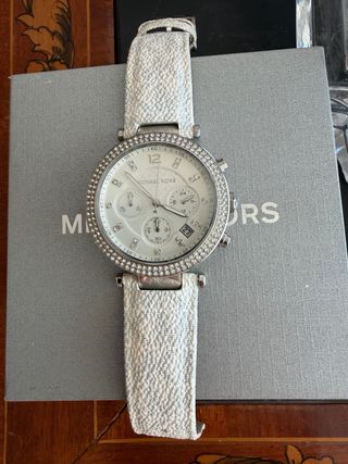 Reloj Michael Kors Blanco y Plateado