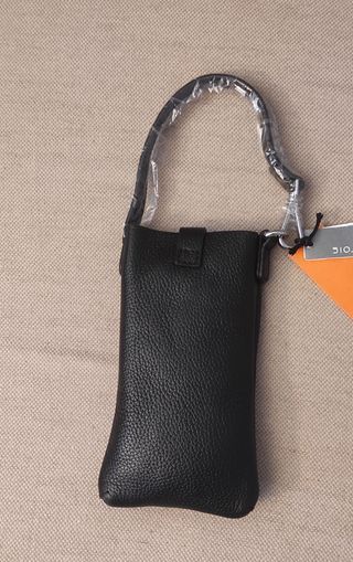 Cartera de piel negra nueva
