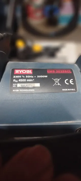 Sierra ingletadora Ryobi 2000W