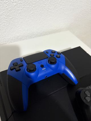 PS4 500GB + 2 Mandos  + God of War -