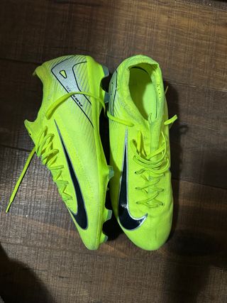 Scarpe da calcio Nike verdi e nere