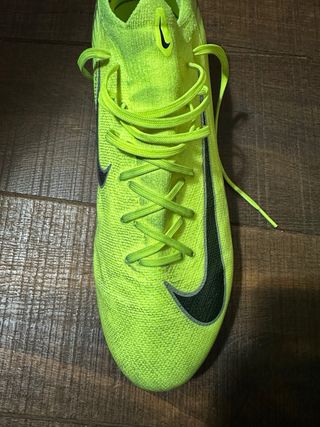 Scarpe da calcio Nike verdi e nere