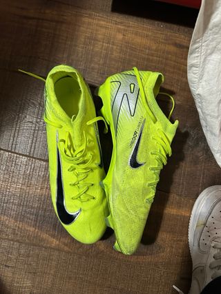 Scarpe da calcio Nike verdi e nere