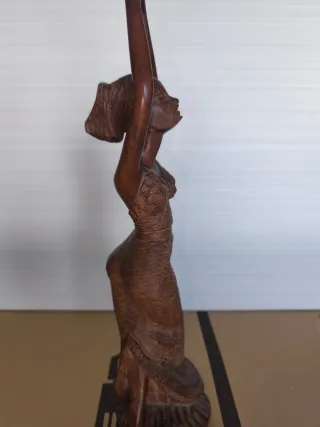 Talla mujer africana madera hecho a mano